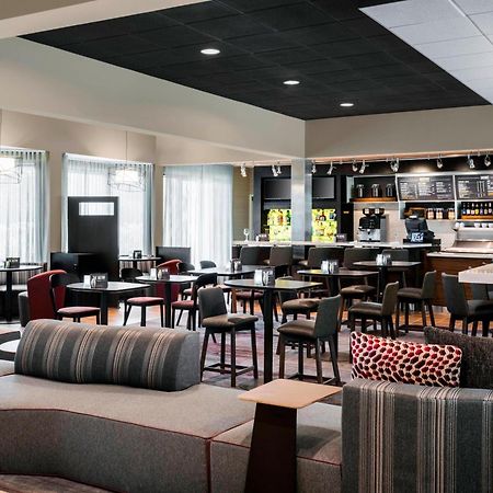 Courtyard Chicago O'Hare Hotel Де Плейнс Екстериор снимка